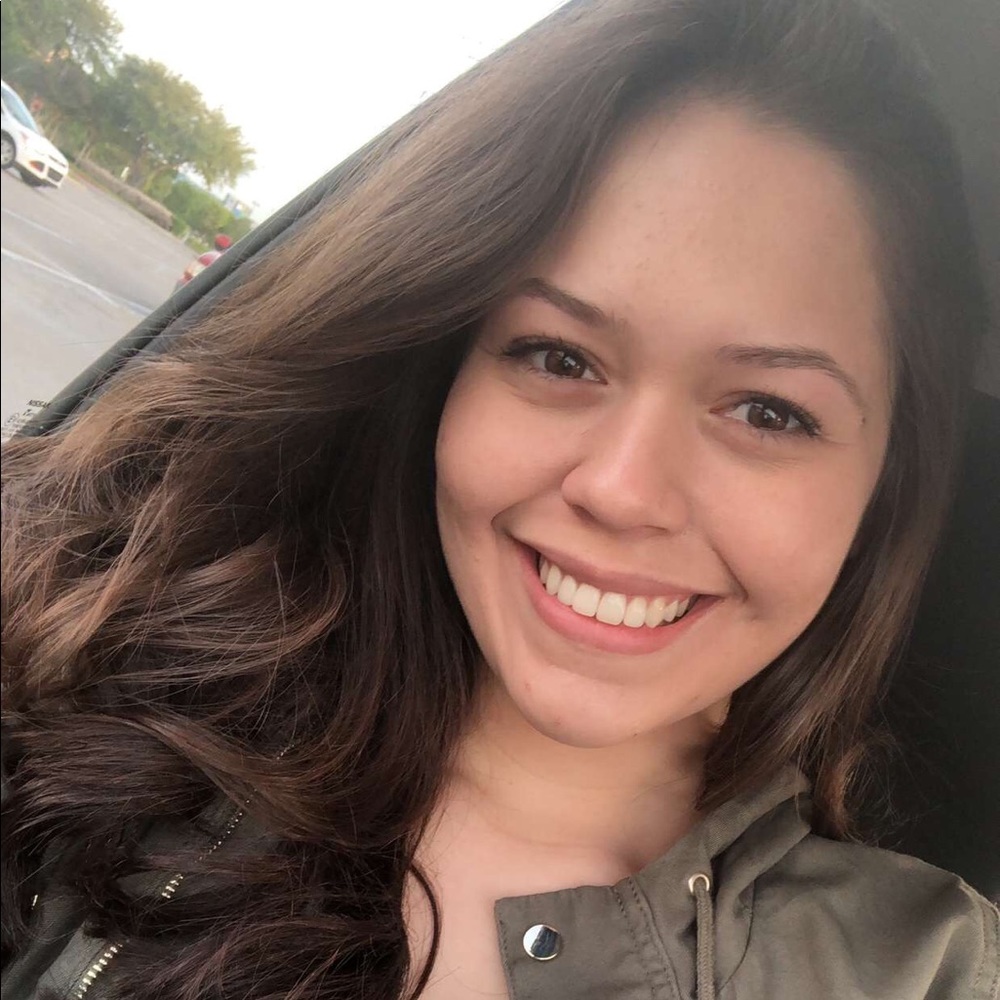 Meet your Posher, Andrea